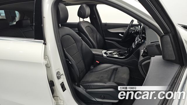 Mercedes-Benz GLC-Class 2019 — photo 11