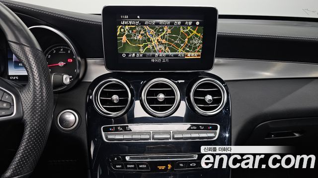 Mercedes-Benz GLC-Class 2019 — photo 14
