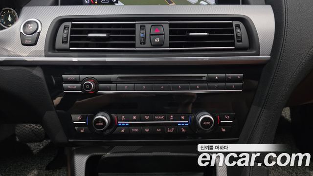 BMW 6-Series 2018 — photo 18