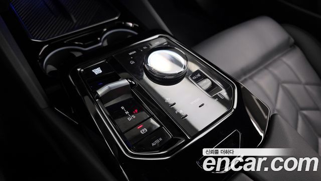 BMW 5-Series 2024 — photo 9