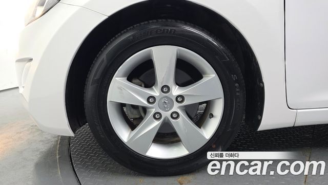 Hyundai AVANTE 2014 — photo 5