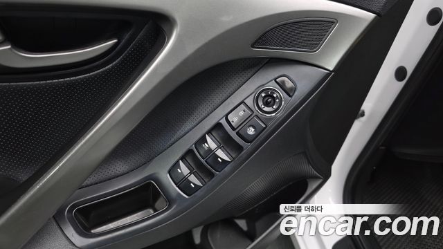 Hyundai AVANTE 2014 — photo 13