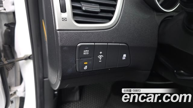 Hyundai AVANTE 2014 — photo 14