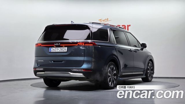 Kia Canival 2023 — photo 2