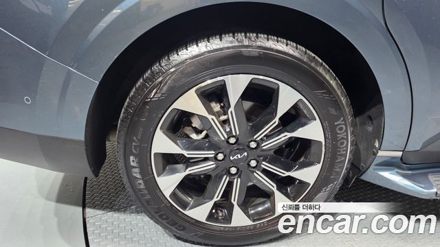 Kia Canival 2023 — photo 5
