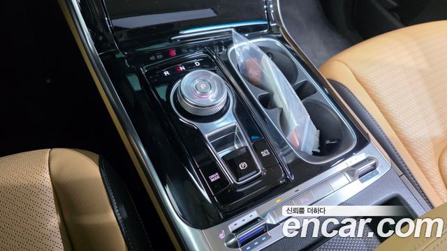 Kia Canival 2023 — photo 9