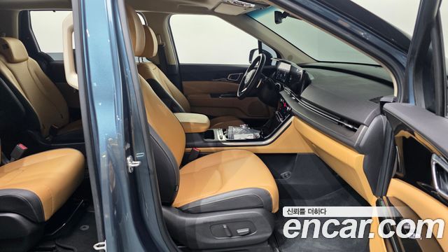 Kia Canival 2023 — photo 11