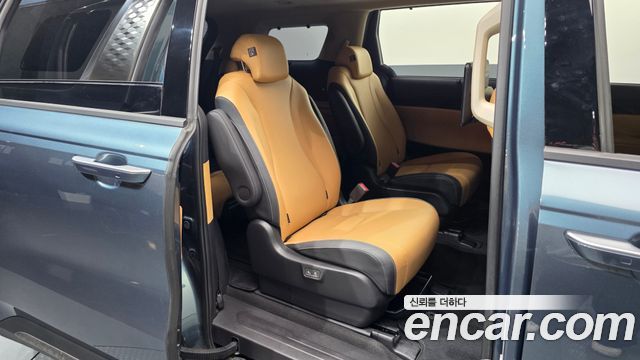 Kia Canival 2023 — photo 12