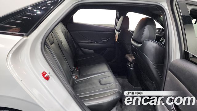 Hyundai AVANTE 2022 — photo 17