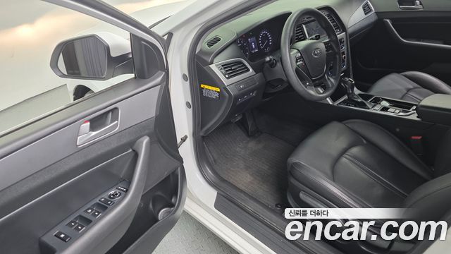 Hyundai Sonata 2016 — photo 11