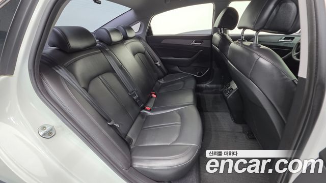 Hyundai Sonata 2016 — photo 19