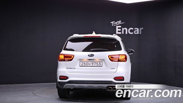 Kia Sorento 2018 — photo 4