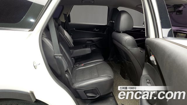 Kia Sorento 2018 — photo 11