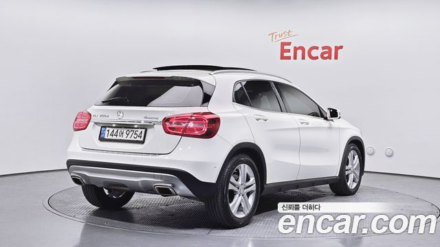 Mercedes-Benz GLA-Class 2017 — photo 2