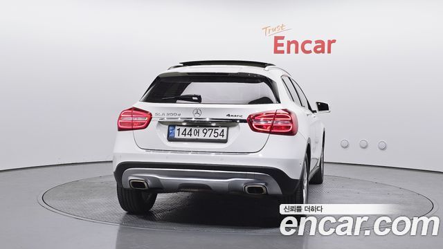 Mercedes-Benz GLA-Class 2017 — photo 4