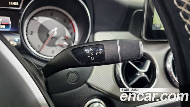 Mercedes-Benz GLA-Class 2017 — photo 9