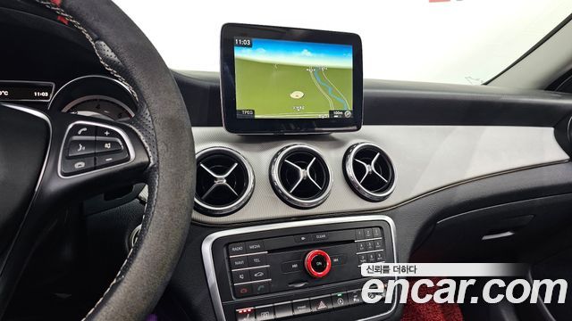 Mercedes-Benz GLA-Class 2017 — photo 13