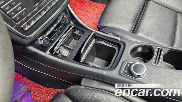 Mercedes-Benz GLA-Class 2017 — photo 18