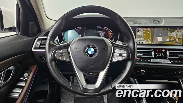 BMW 3-Series 2022 — photo 19