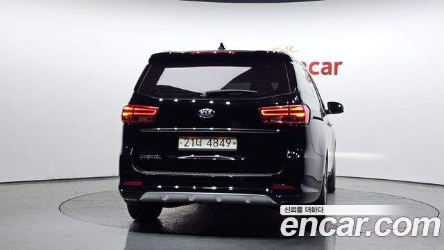 Kia Canival 2019 — photo 4