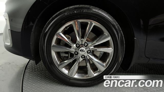 Kia Canival 2019 — photo 5