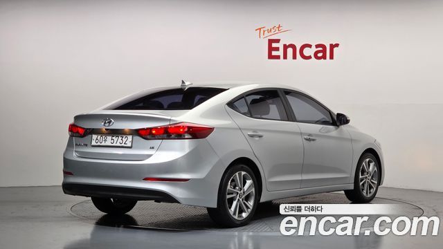 Hyundai AVANTE 2018 — photo 2