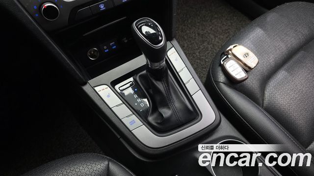 Hyundai AVANTE 2018 — photo 9