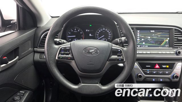 Hyundai AVANTE 2018 — photo 12