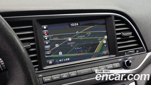 Hyundai AVANTE 2018 — photo 13
