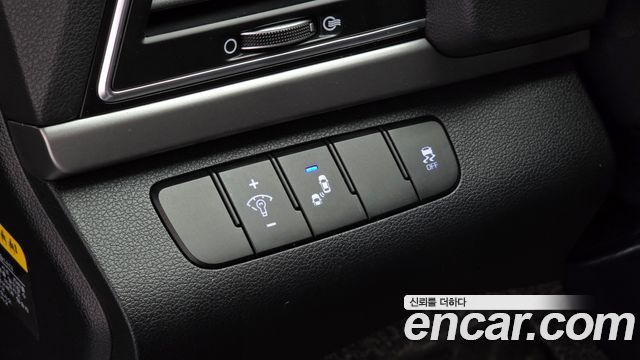 Hyundai AVANTE 2018 — photo 15