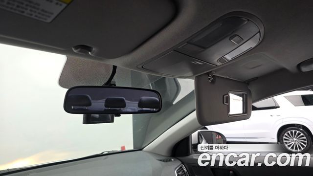 Hyundai AVANTE 2018 — photo 19
