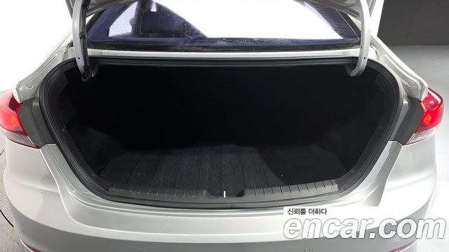 Hyundai AVANTE 2018 — photo 20