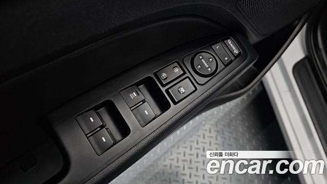 Hyundai AVANTE 2017 — photo 17