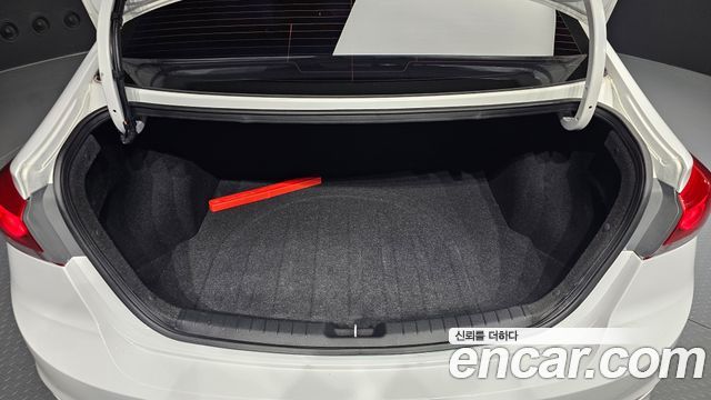 Hyundai AVANTE 2017 — photo 20