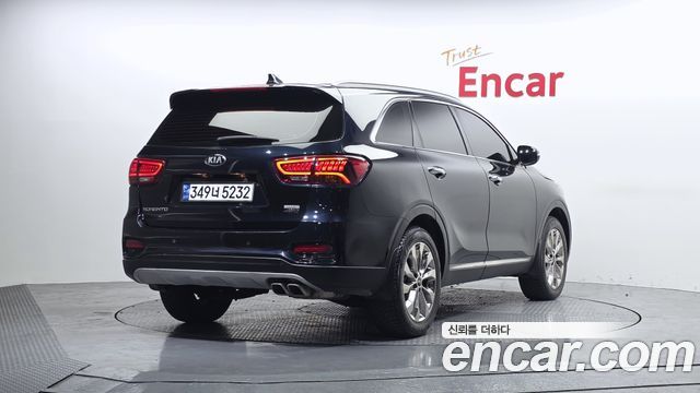 Kia Sorento 2018 — photo 2
