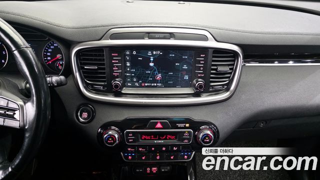 Kia Sorento 2018 — photo 14