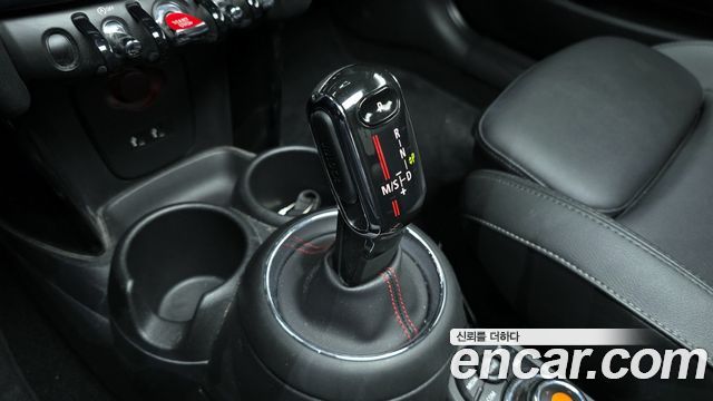 Mini Cooper 2020 — photo 9