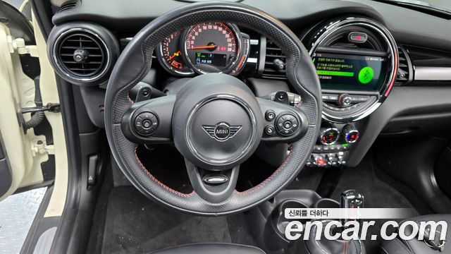Mini Cooper 2020 — photo 15