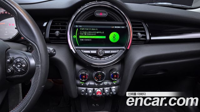 Mini Cooper 2020 — photo 16