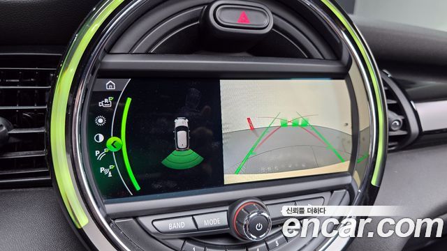 Mini Cooper 2020 — photo 17