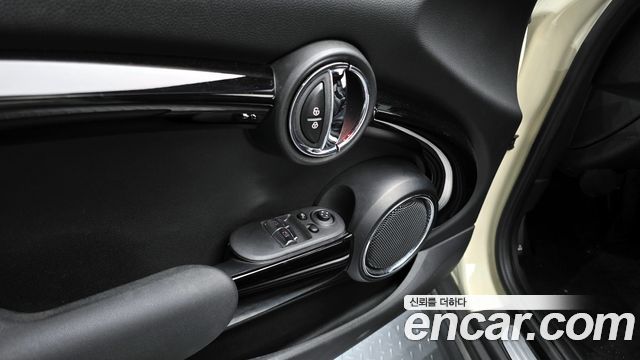 Mini Cooper 2020 — photo 19