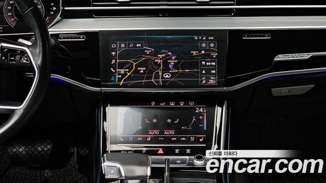 Audi A8 2020 — photo 14