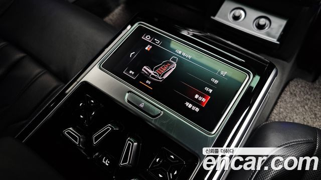 Audi A8 2020 — photo 19