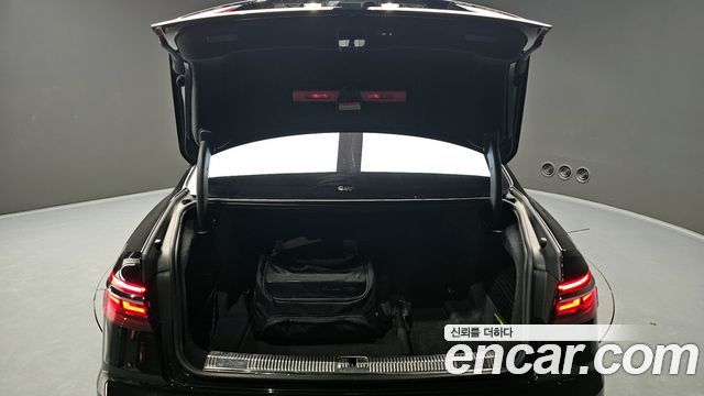 Audi A8 2020 — photo 20