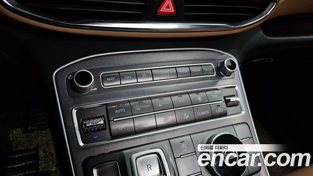 Hyundai Santafe 2021 — photo 18