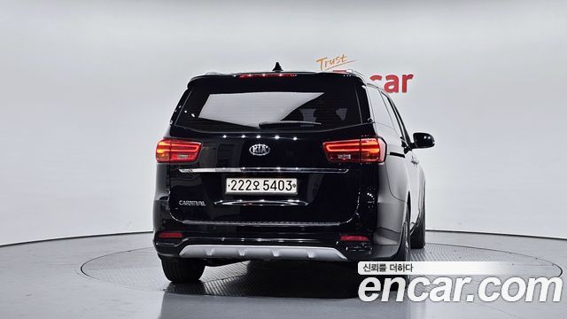 Kia Canival 2020 — photo 4