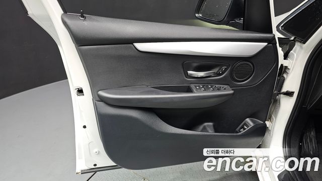 BMW 2-Series 2016 — photo 14