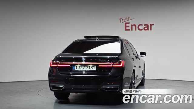 BMW 7-Series 2022 — photo 4