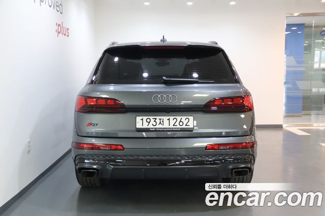 Audi Q7 2025 — photo 4