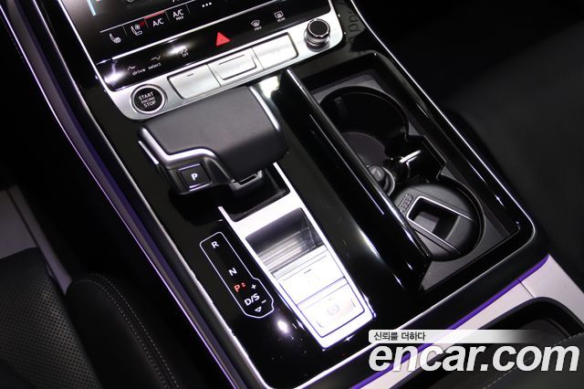 Audi Q7 2025 — photo 9